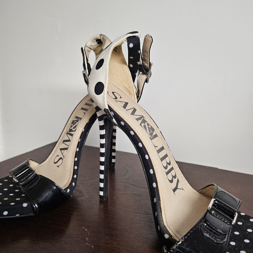 Sam Libby size 8 polka dot black and white heel sandal